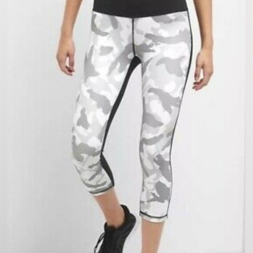 GAP Gray Camo Leggings